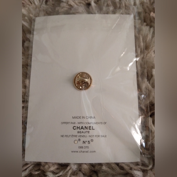 Chanel - Picture 2 of 3